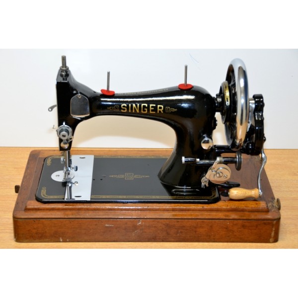Vintage Singer Sewing Machine Model 28K (hand crank & coffin lid)